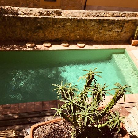 Sant Jordi Desvalls Casa Migdia B&B 외부 사진