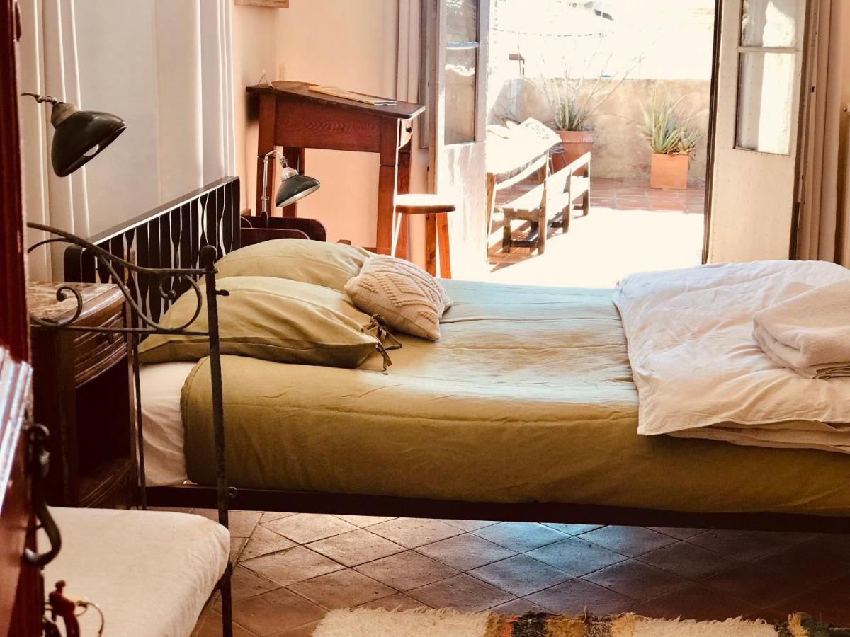 Sant Jordi Desvalls Casa Migdia B&B 외부 사진