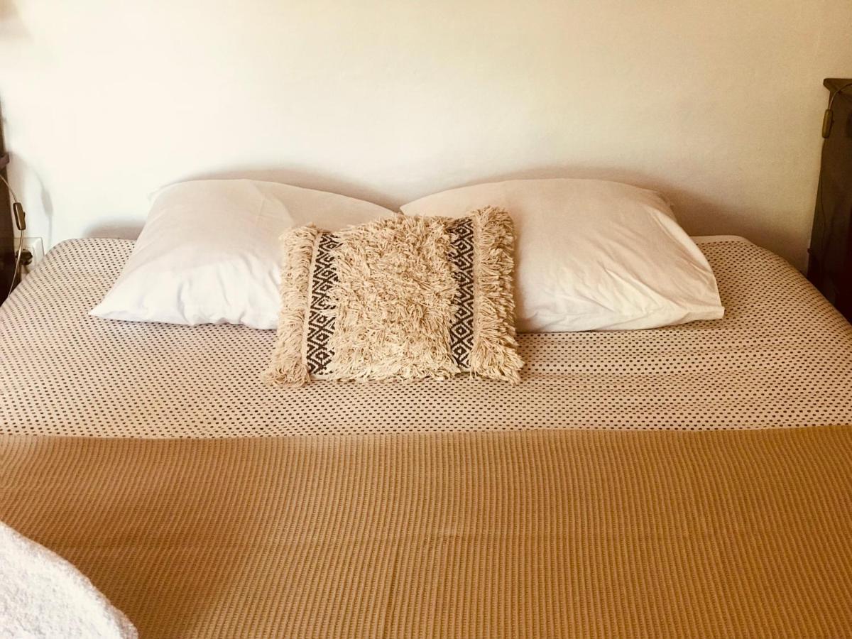 Sant Jordi Desvalls Casa Migdia B&B 외부 사진